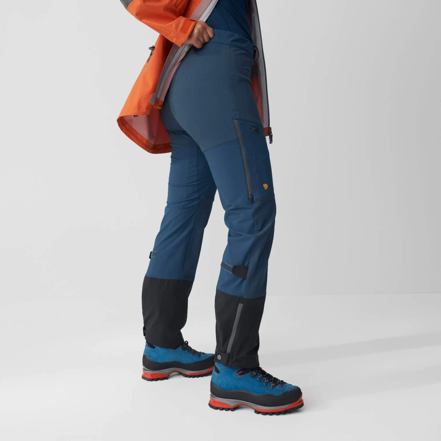 FJÄLLRÄVEN BERGTAGEN TOURING TROUSERS W Damen - Softshellhose – Bild 9
